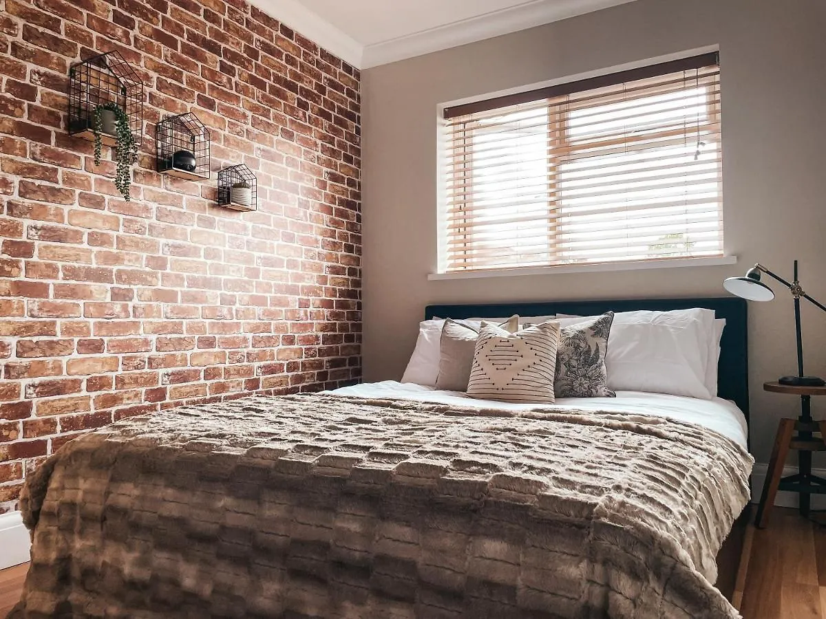 Ty-Fry House, By Solace Stays Cardiff United Kingdom