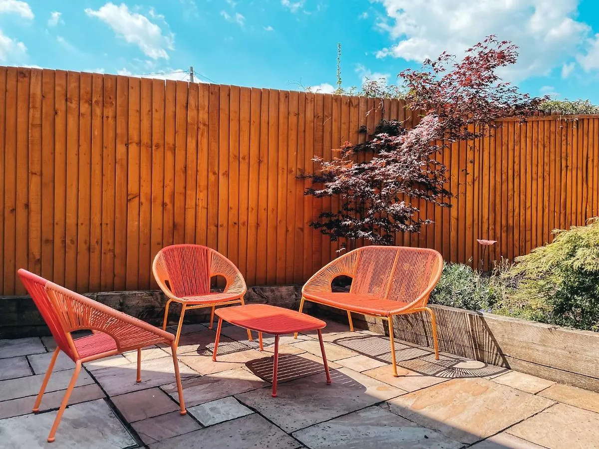 Ty-Fry House, By Solace Stays Cardiff 0*,  United Kingdom