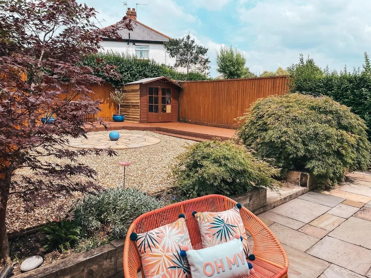 Ty-Fry House, By Solace Stays Cardiff Holiday home
