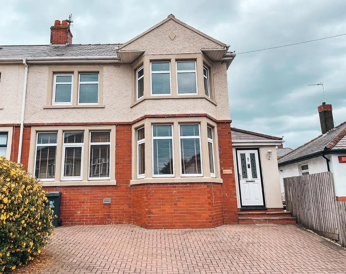 Ty-Fry House, By Solace Stays Cardiff Holiday home